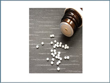 Laden Sie das Bild in den Galerie-Viewer, Petvital Bach-Blüten  No. 1 / SOS Globuli